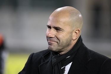 ALMELO – Heracles Almelo en trainer <b>Peter Bosz</b> (48) hebben overeenstemming <b>...</b> - peter-bosz-4