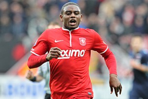 375x250 Kyle Ebecilio 2014-03-16 FC Twente - AZ (158) - HoA